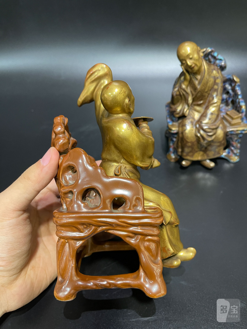 清乾隆 粉彩描金罗汉坐像一对 - 图10